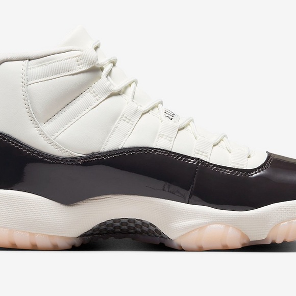 WOMEN'S AIR JORDAN 11 RETRO - "NEAPOLITAN" SZ VARIOUS - Picture 2 of 15